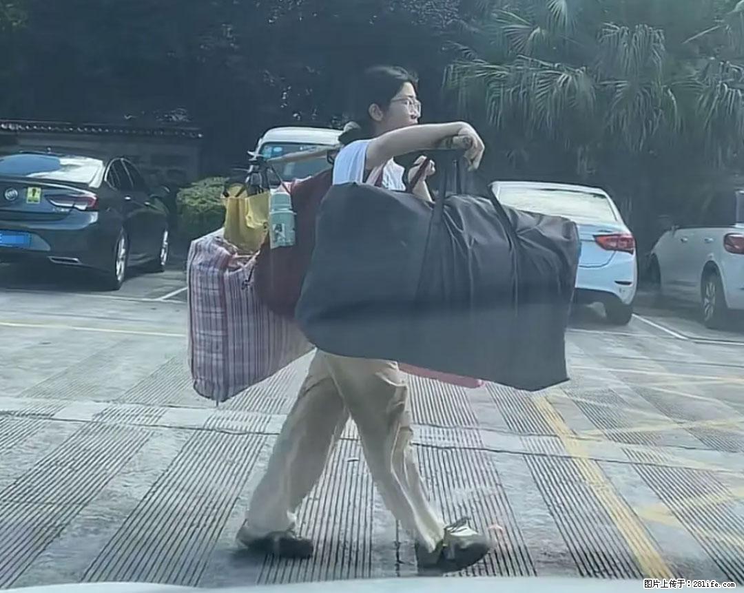 全网追的“扁担女孩”，找了一份暑假工，时薪12元 - 盐城生活资讯 - 盐城28生活网 yancheng.28life.net